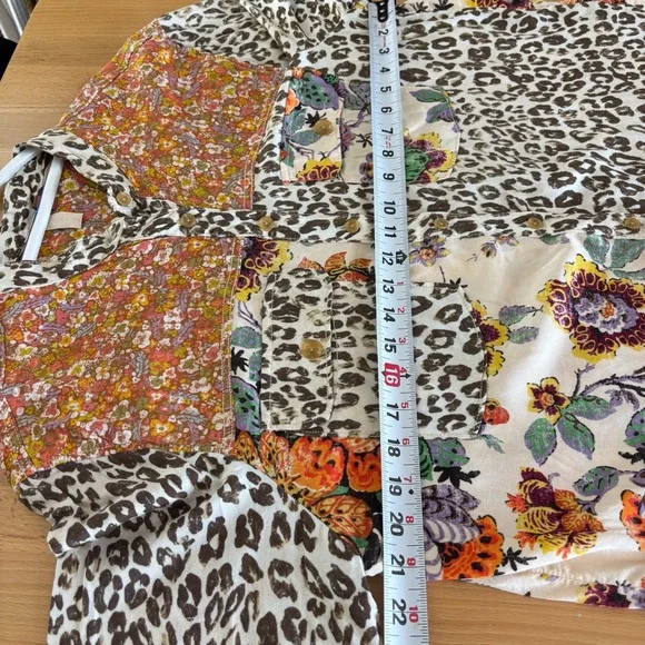Pilcro by Anthropologie Leopard Floral Patchwork Button Down Shirt Medium Boho - Picture 2 of 8